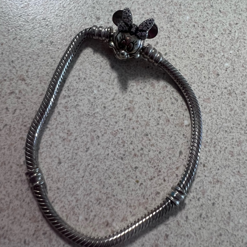 Minnie pandora bracelet